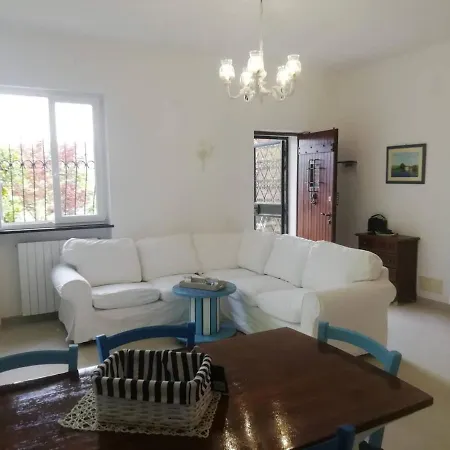 Apartment Tra Mare E Montagna