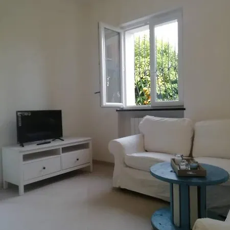 Apartment Tra Mare E Montagna *